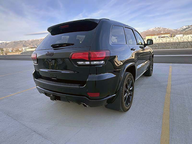 2020 Jeep Grand Cherokee Image 4