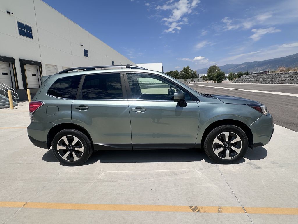 2017 Subaru Forester Image 3