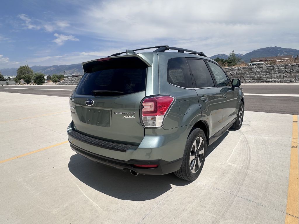 2017 Subaru Forester Image 4