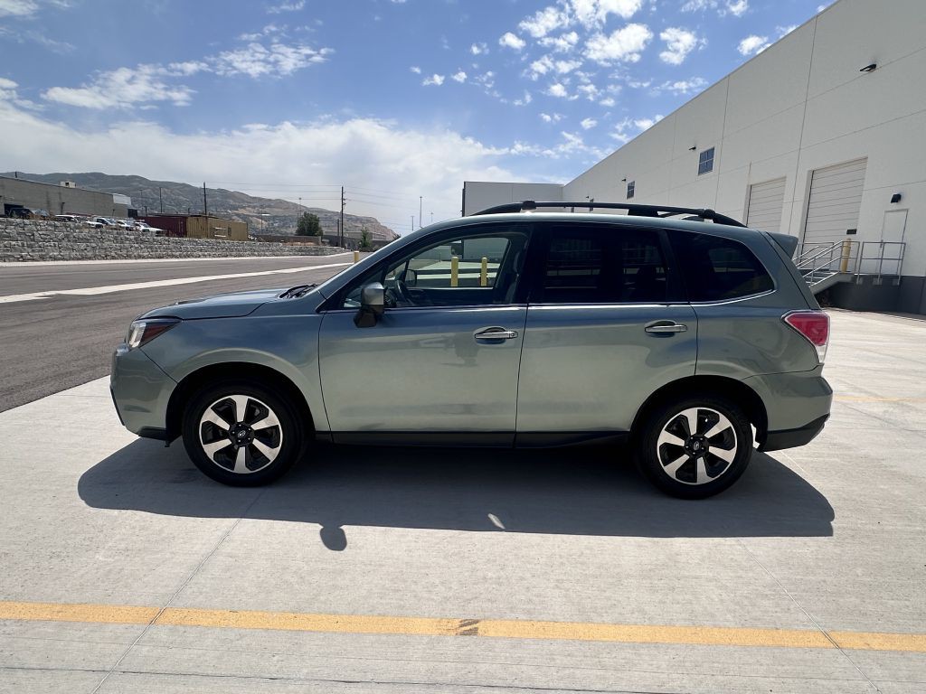 2017 Subaru Forester Image 7
