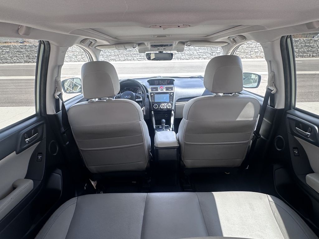 2017 Subaru Forester Image 11