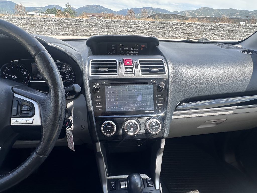 2017 Subaru Forester Image 16