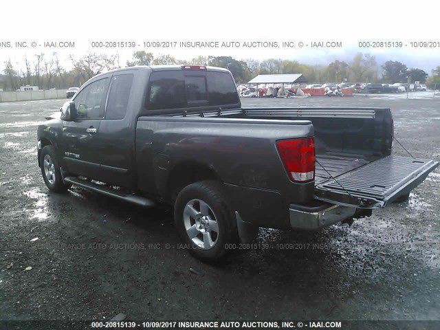 2004 Nissan Titan Image 3