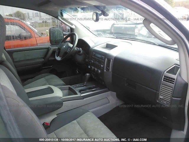 2004 Nissan Titan Image 5