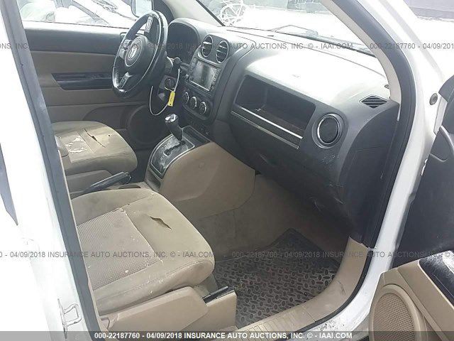 2011 Jeep Compass Image 5