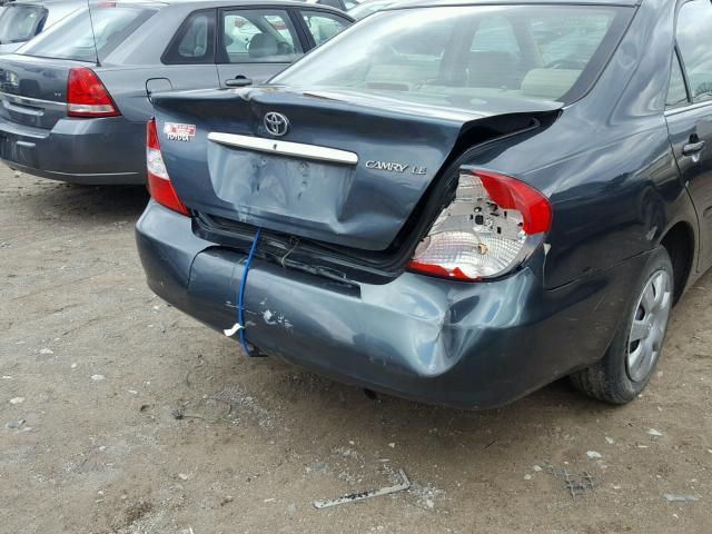 2004 Toyota Camry Image 9