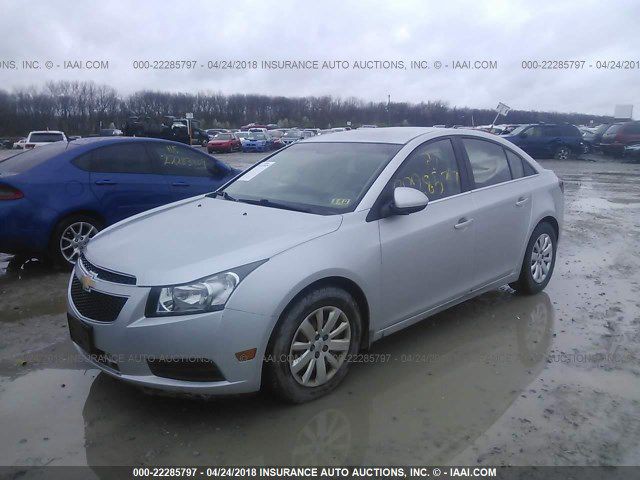 2011 Chevrolet Cruze Image 2