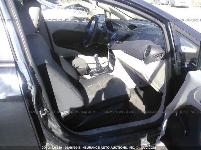 2011 Ford Fiesta Image 5