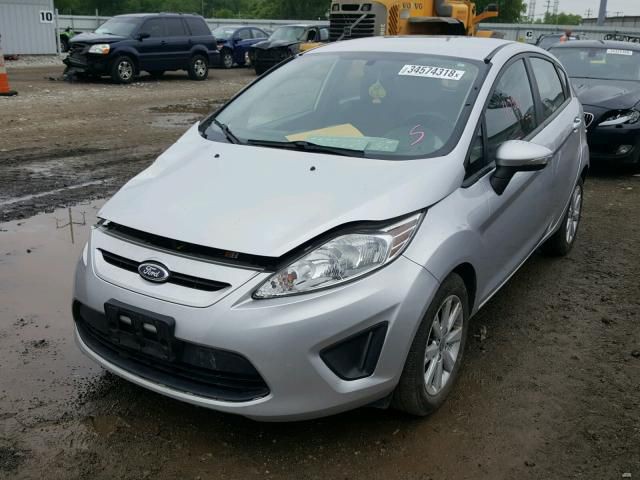 2013 Ford Fiesta Image 2