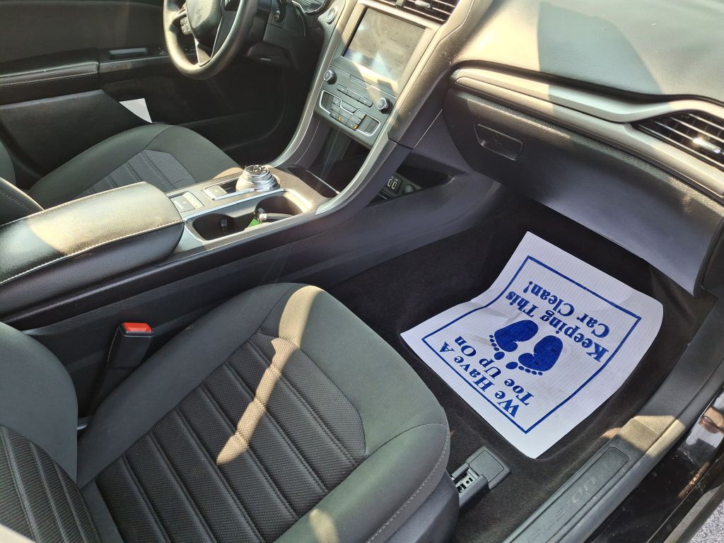 2020 Ford Fusion Image 9