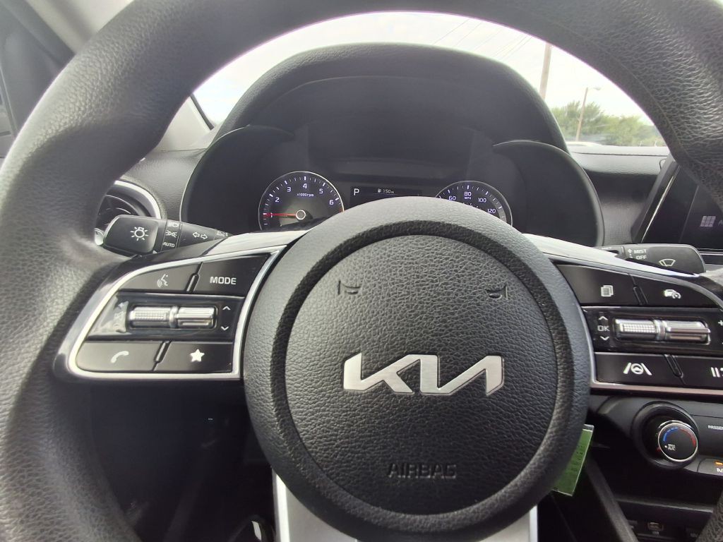 2022 Kia Forte Image 13