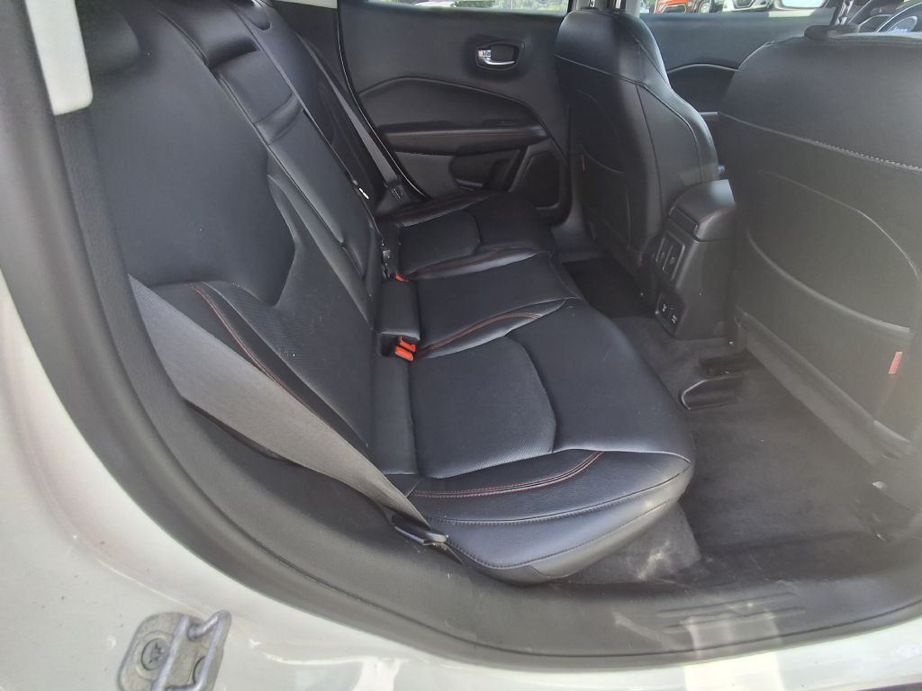 2018 Jeep Compass Image 9