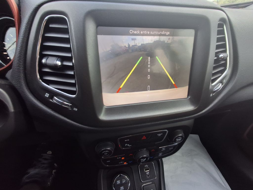 2018 Jeep Compass Image 16