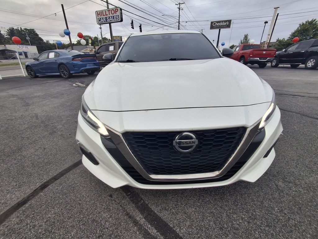 2022 Nissan Altima Image 2