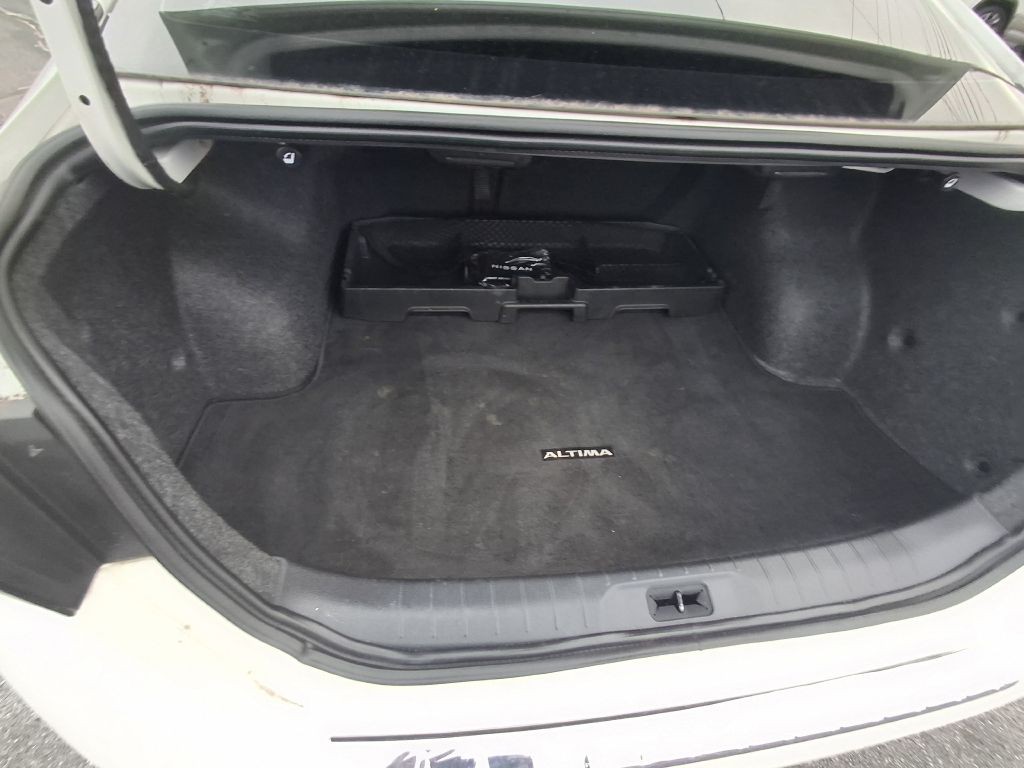 2022 Nissan Altima Image 8