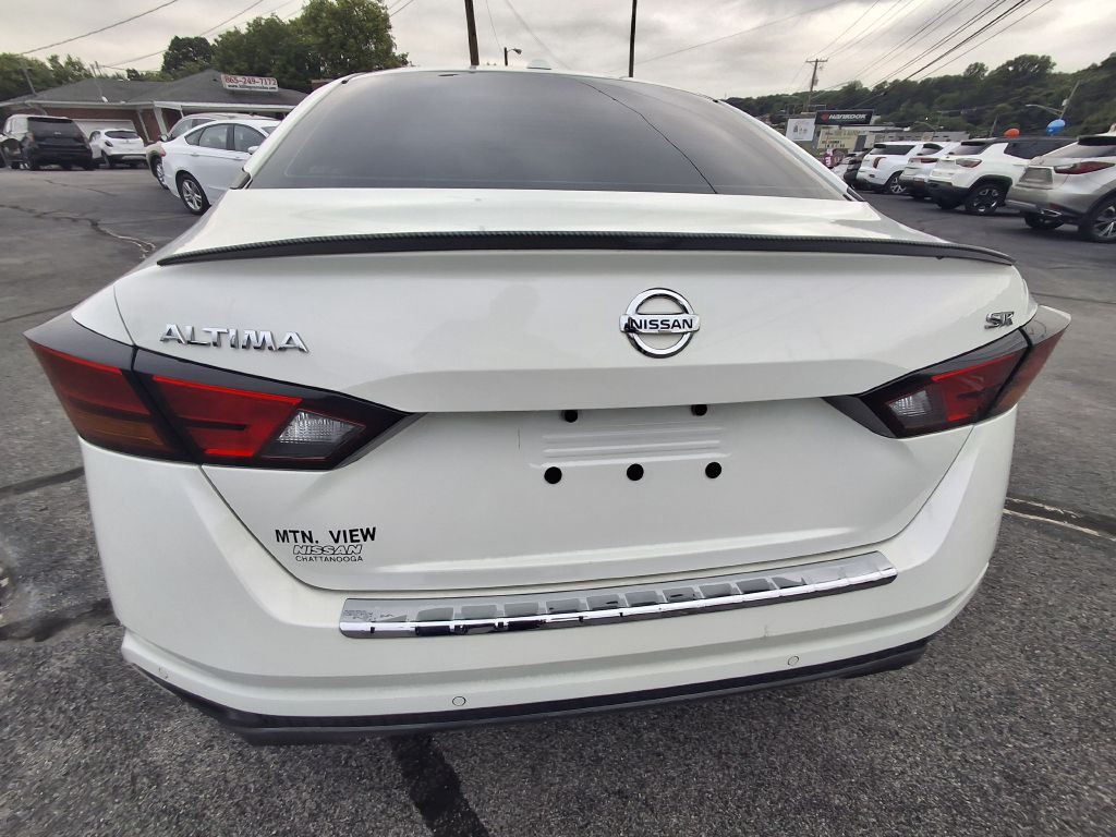 2022 Nissan Altima Image 10