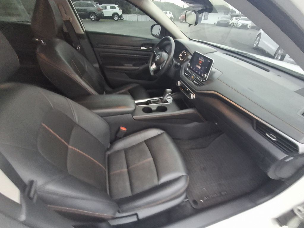 2022 Nissan Altima Image 12