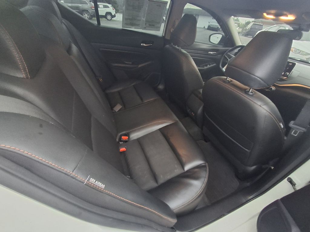 2022 Nissan Altima Image 13