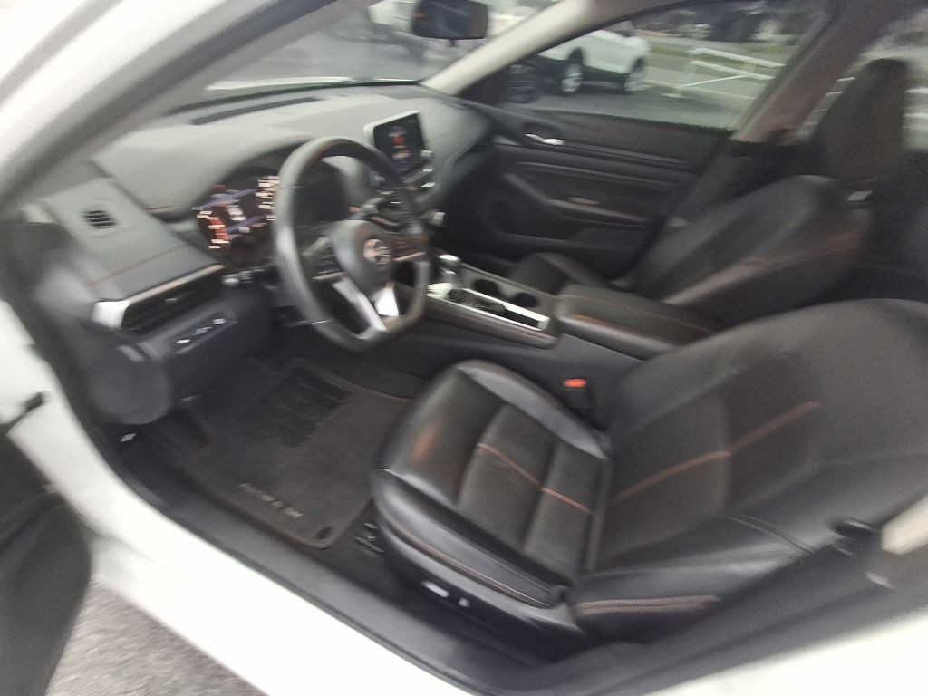 2022 Nissan Altima Image 16