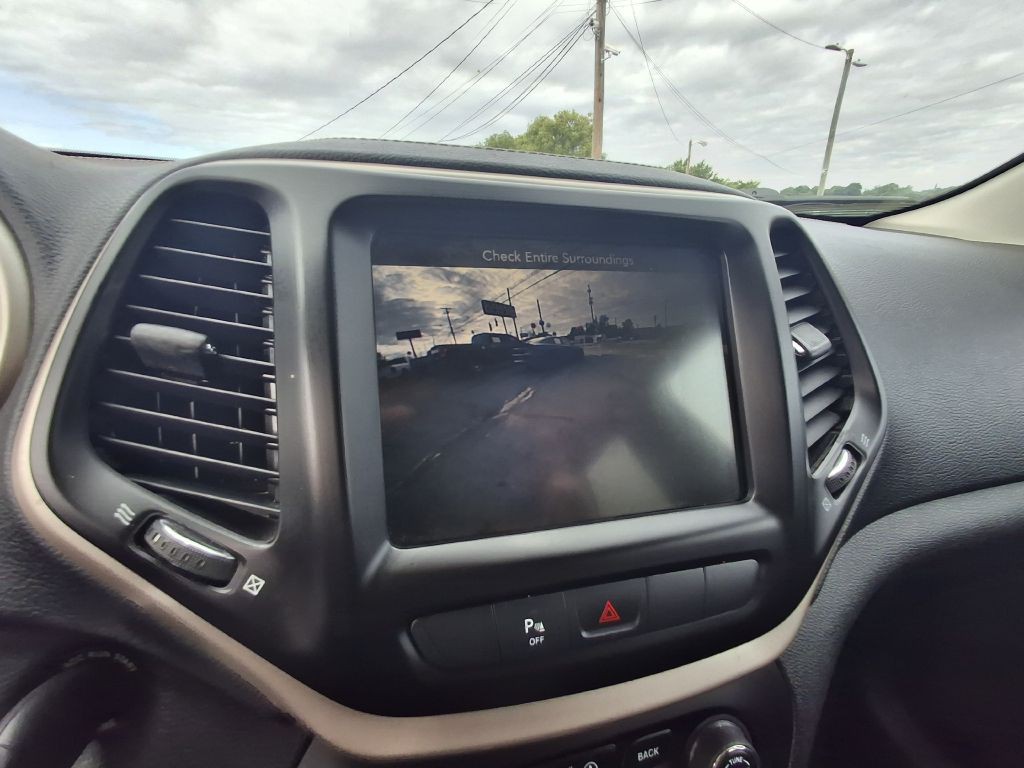 2015 Jeep Cherokee Image 12