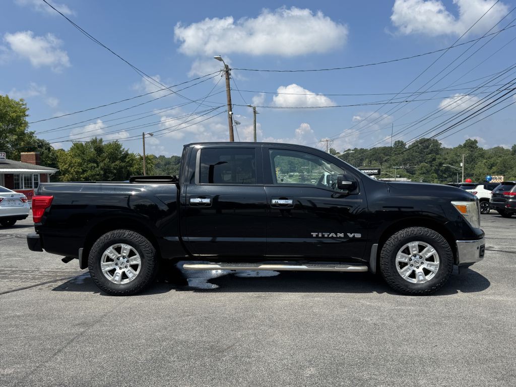 2018 Nissan Titan Image 2