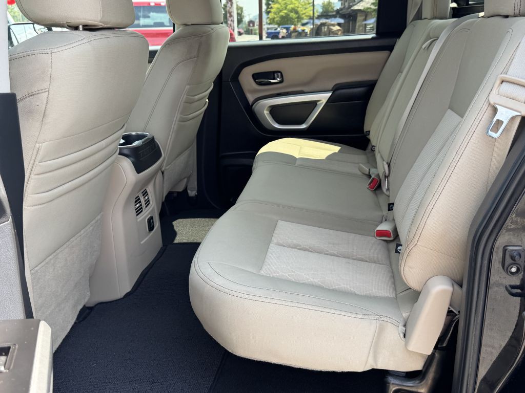 2018 Nissan Titan Image 12