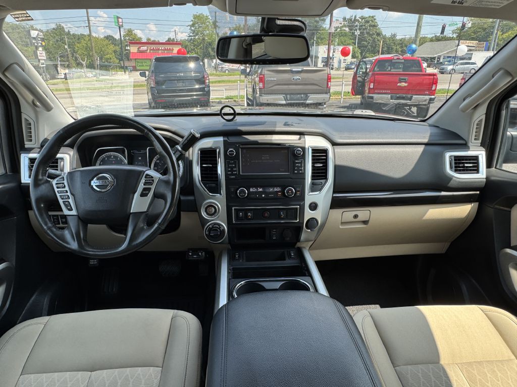 2018 Nissan Titan Image 14