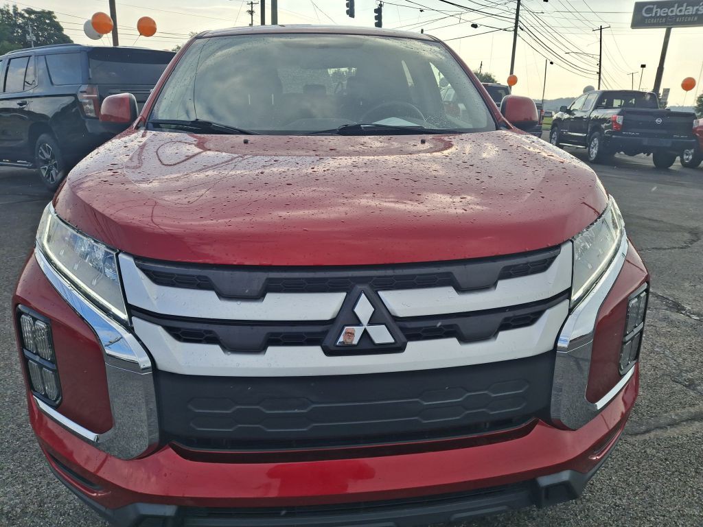 2020 Mitsubishi Outlander Image 2