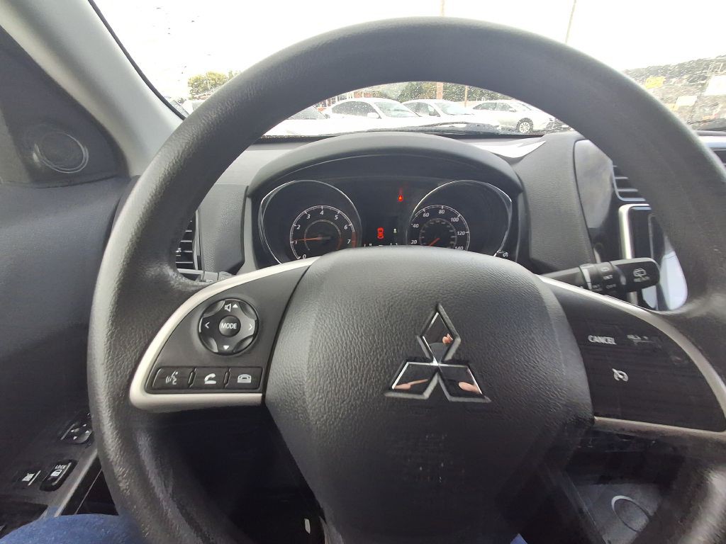 2020 Mitsubishi Outlander Image 14