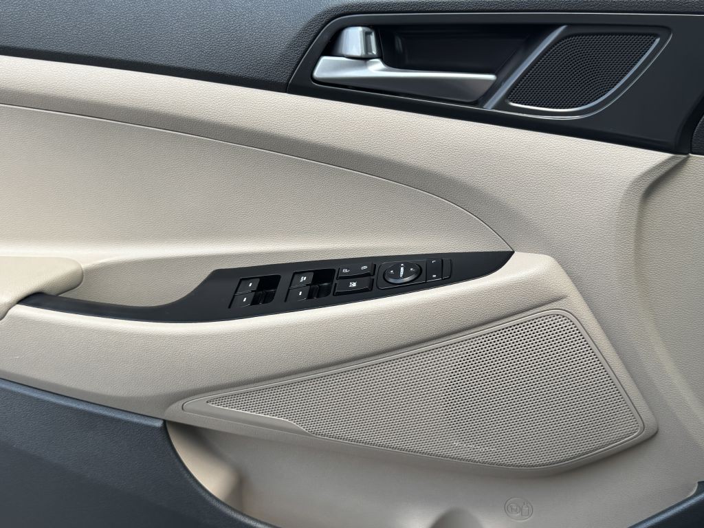 2016 Hyundai Tucson Image 18