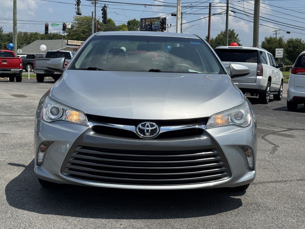 2017 Toyota Camry Image 2