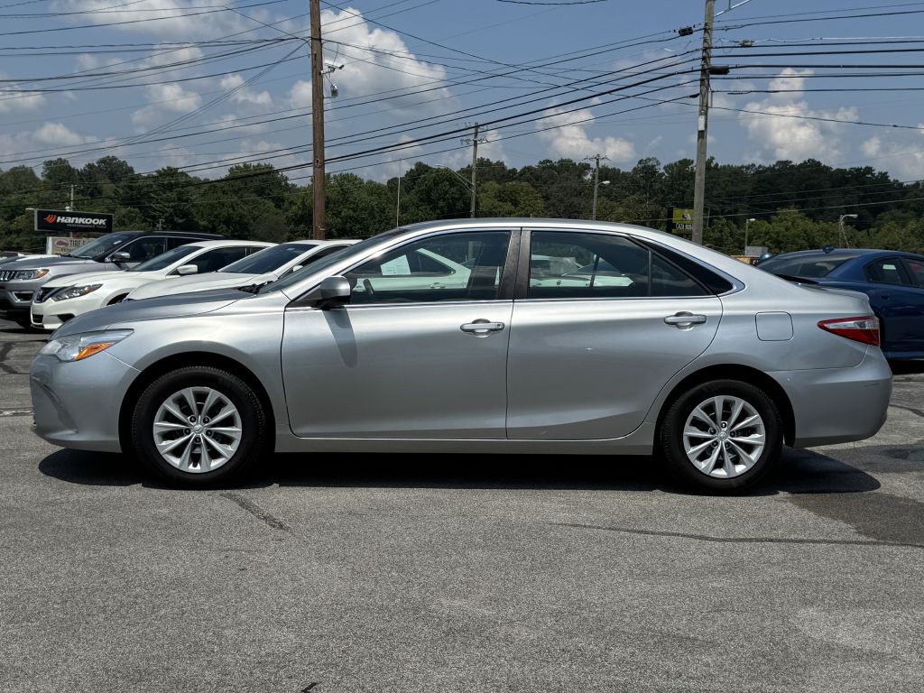 2017 Toyota Camry Image 4