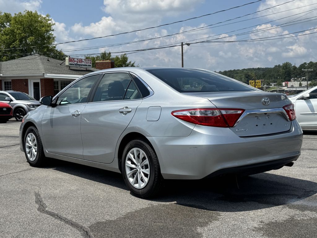 2017 Toyota Camry Image 5
