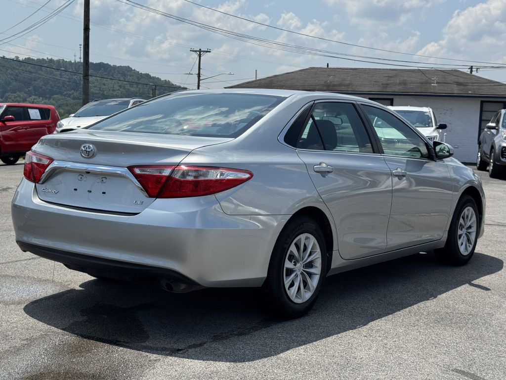 2017 Toyota Camry Image 7