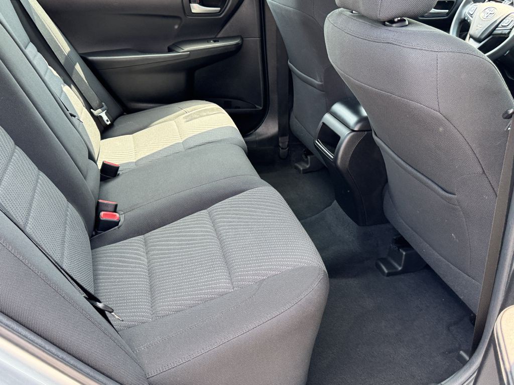 2017 Toyota Camry Image 10