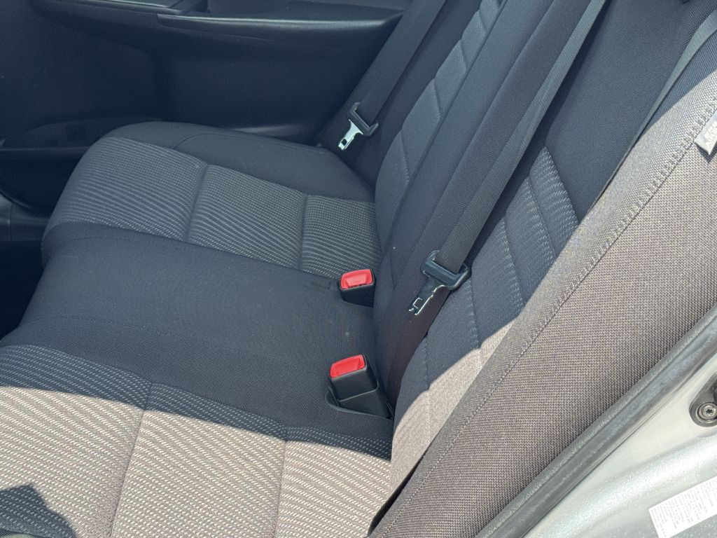 2017 Toyota Camry Image 12