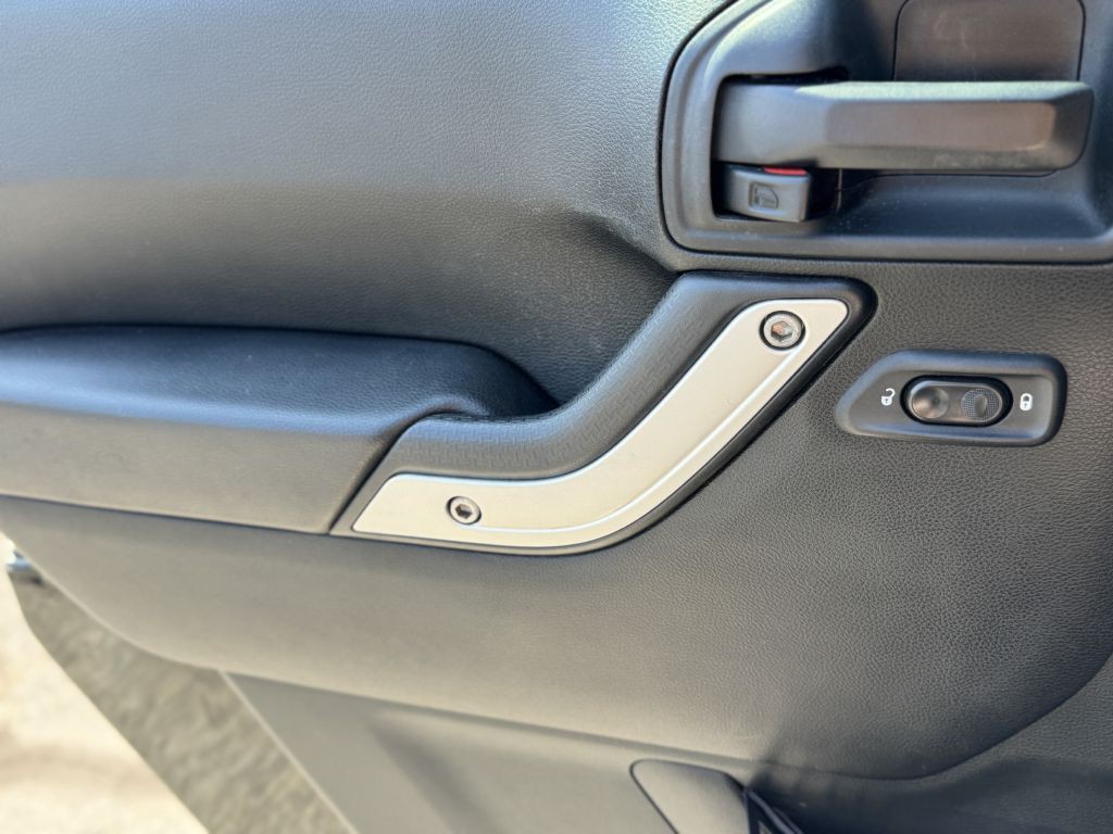 2017 Jeep Wrangler Unlimited Image 16