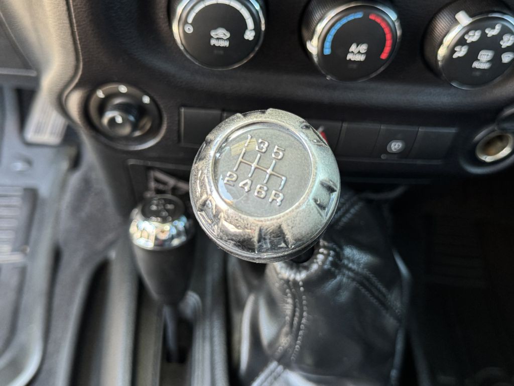 2017 Jeep Wrangler Unlimited Image 17