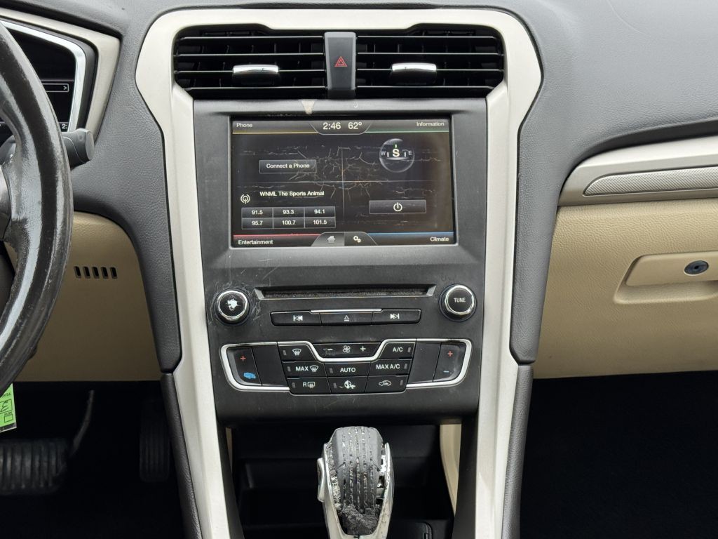 2016 Ford Fusion Image 11