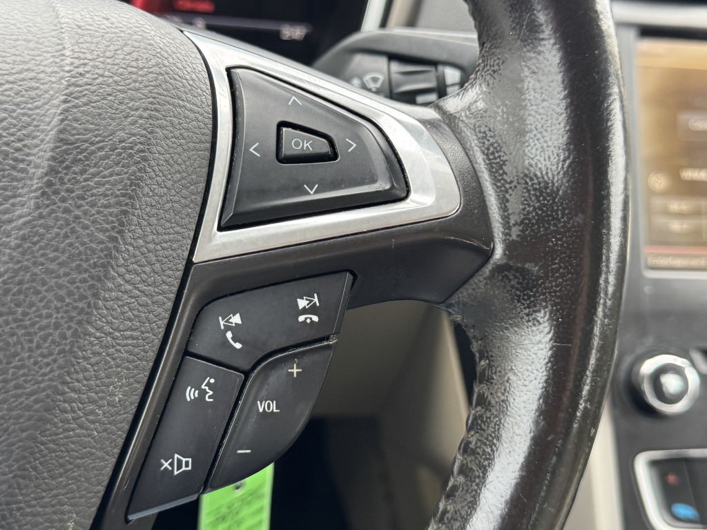 2016 Ford Fusion Image 18