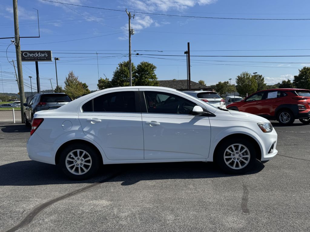 2019 Chevrolet Sonic Image 8