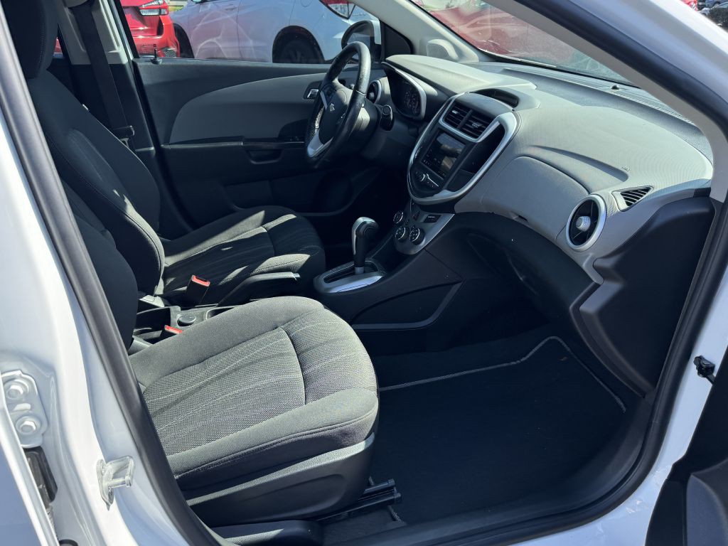 2019 Chevrolet Sonic Image 9