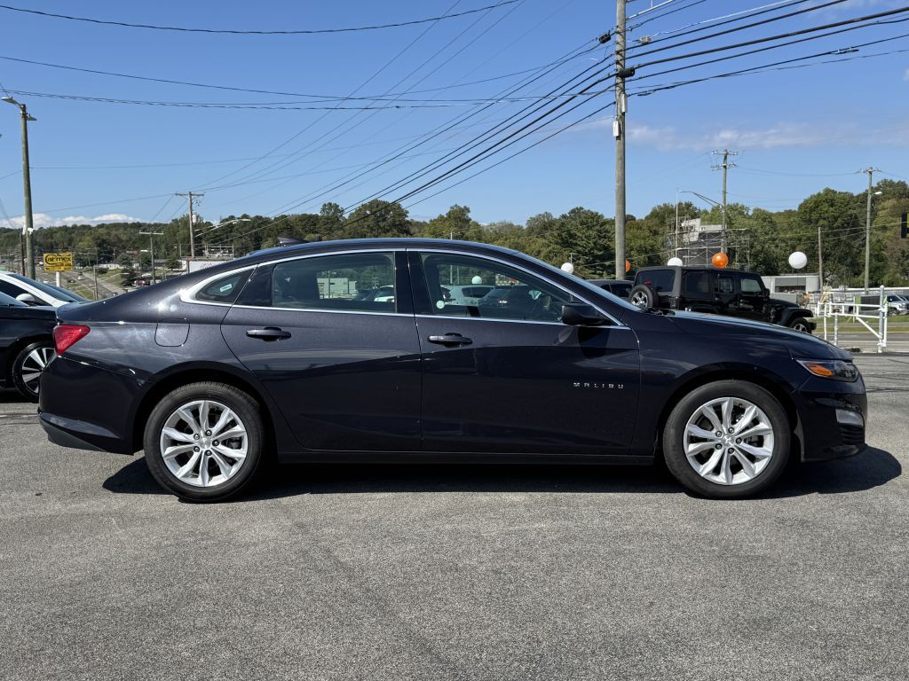 2023 Chevrolet Malibu Image 2