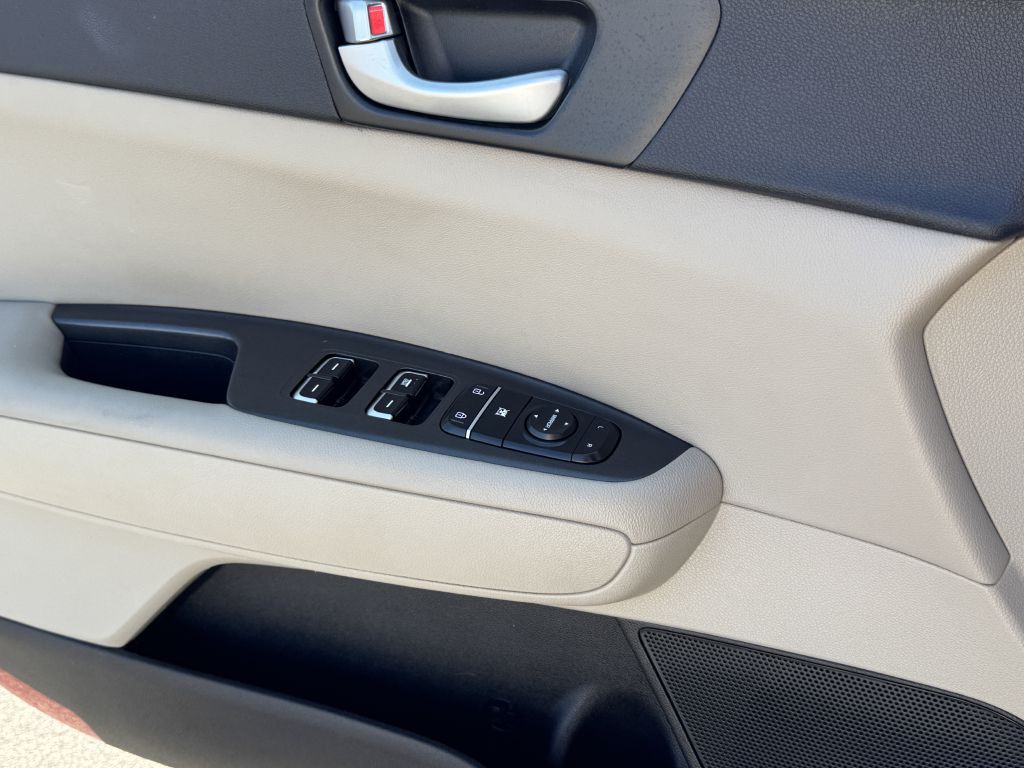 2018 Kia Optima Image 11