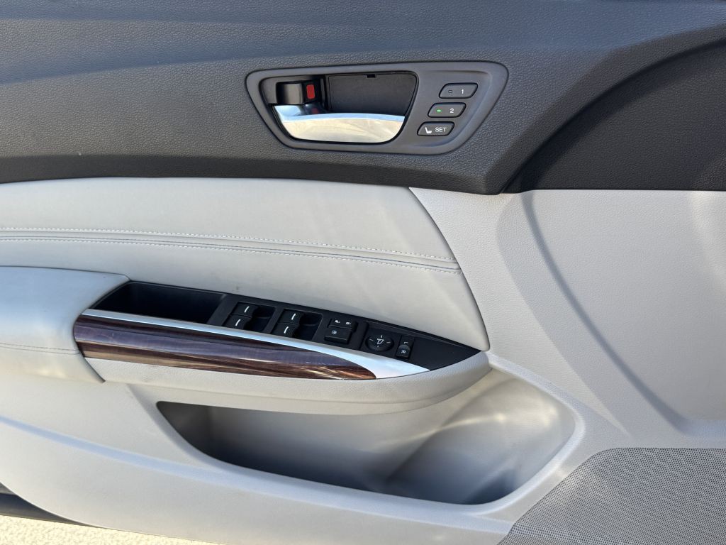 2015 Acura TL Image 16