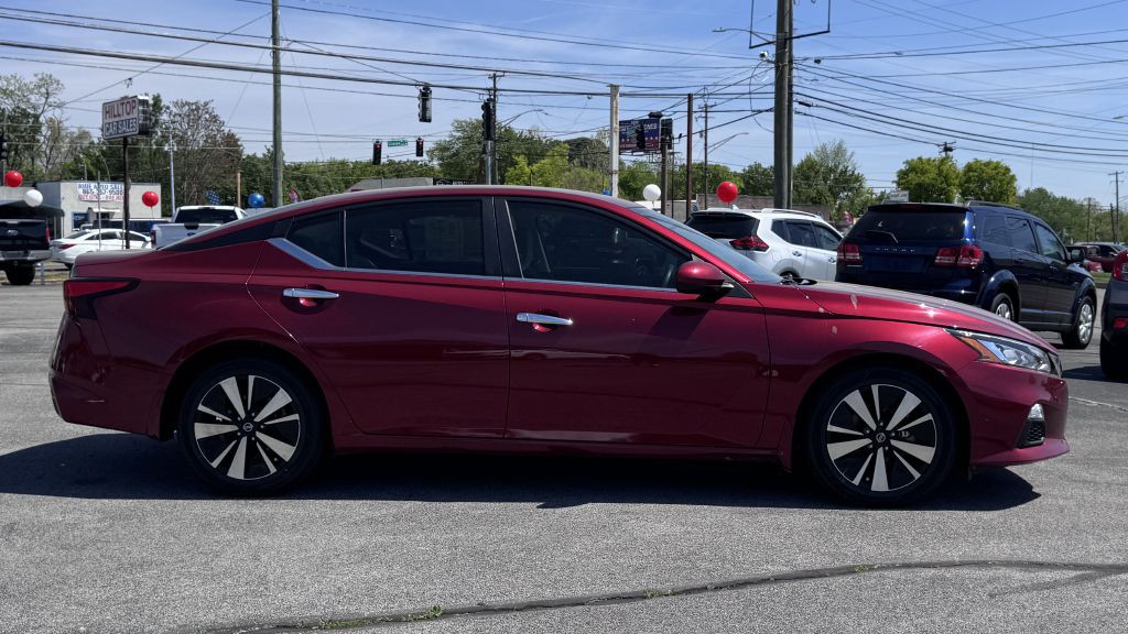 2021 Nissan Altima Image 7