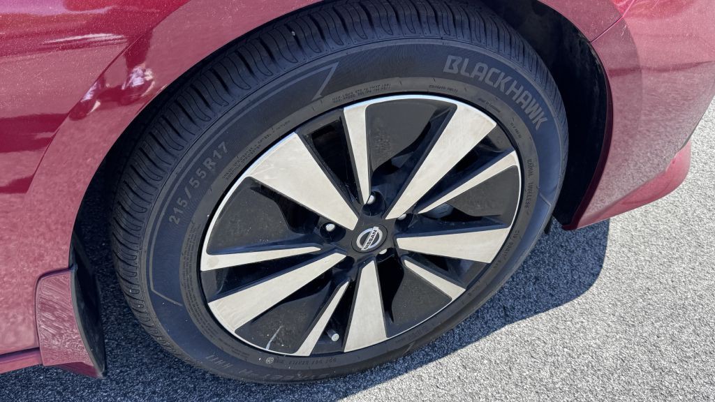 2021 Nissan Altima Image 8