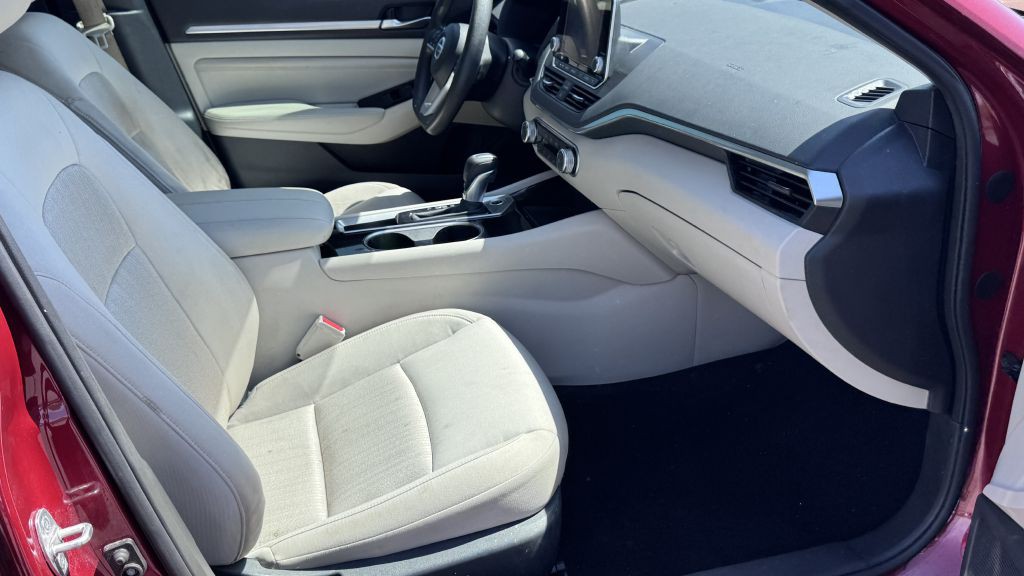 2021 Nissan Altima Image 9