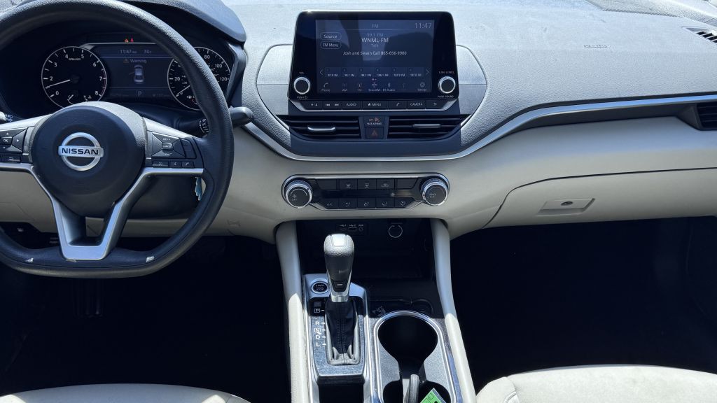 2021 Nissan Altima Image 11