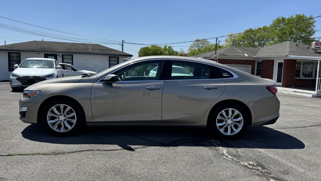 2022 Chevrolet Malibu Image 1